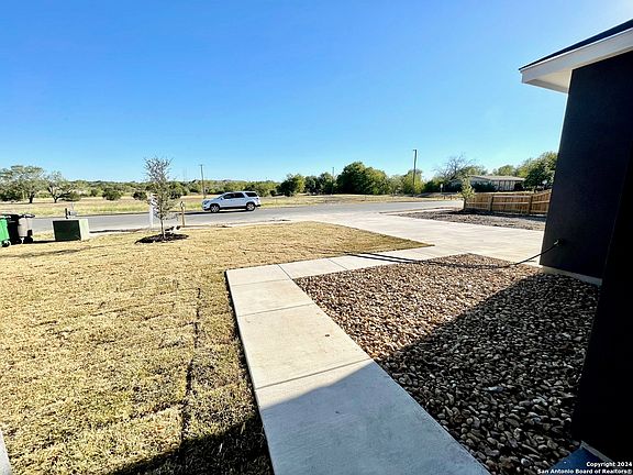 5th image of 6091 Bright Valley Dr