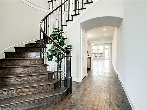5th image of 2610 San Jacinto Dr