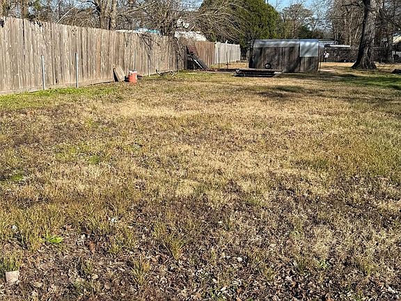 3rd image of 0 Lavender St