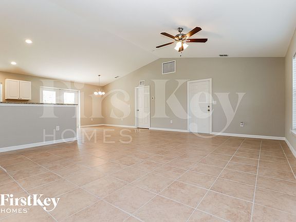 4th image of 12252 Clarendon Ave