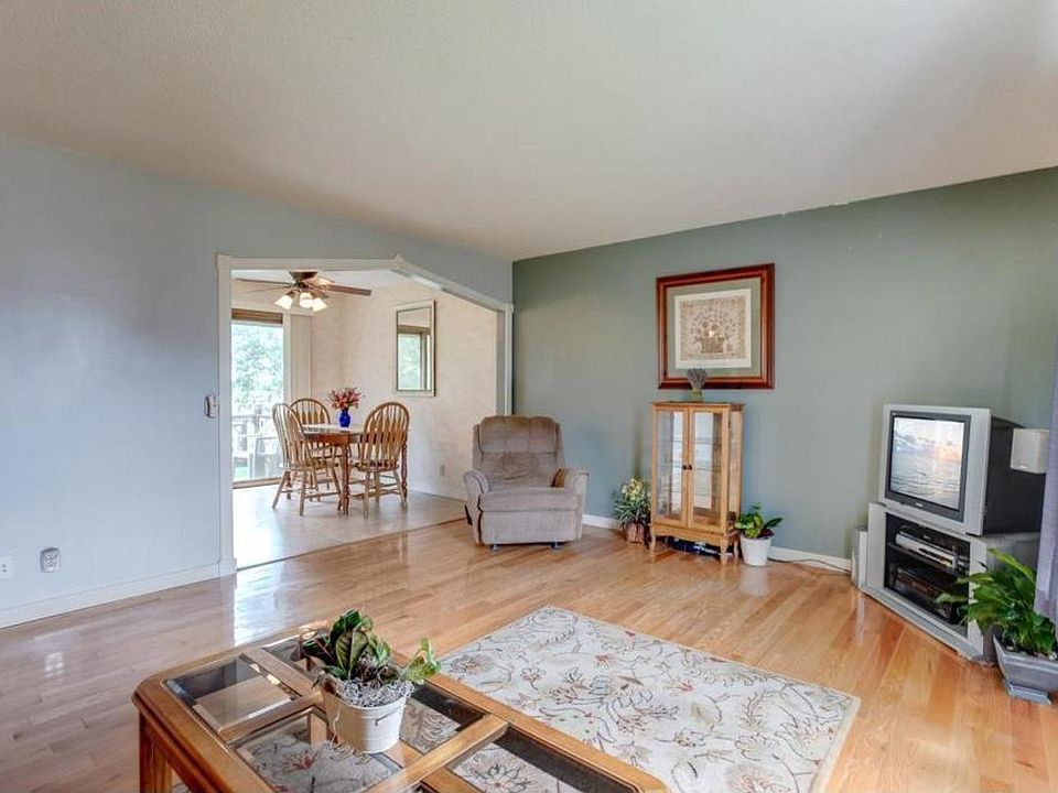 1st image of 9043 Collins Dr NW