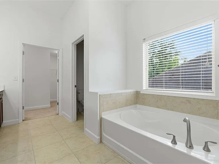 4865 Alexandria Ave — Photo 24