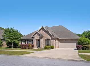 346 Mango Ln, Freeport, FL 32439