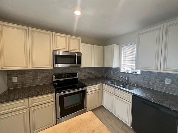 5th image of 1836 N Crystal Lake Dr N #24