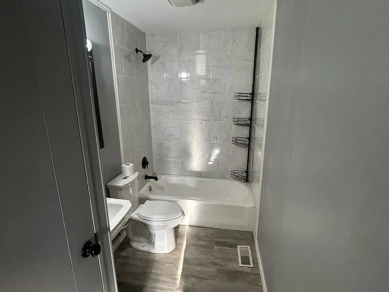 4208 Sherman St NE — Photo 10