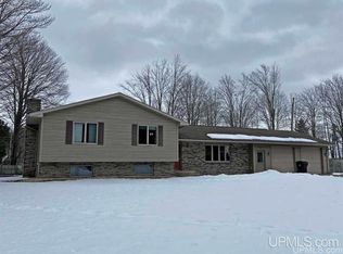 6242 M.25 Ln, Escanaba, MI 49829