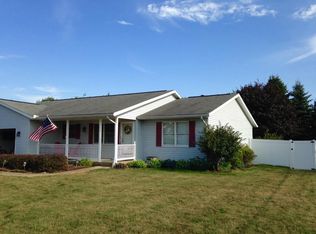 102 Northwood Dr, Dover, OH