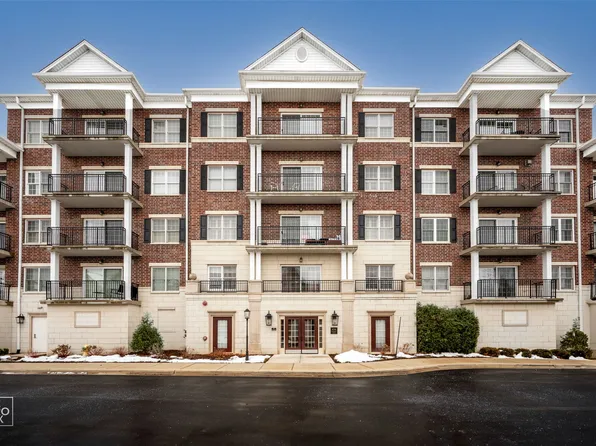 434 McDaniels Cir Unit 401, Clarendon Hills, IL 60514