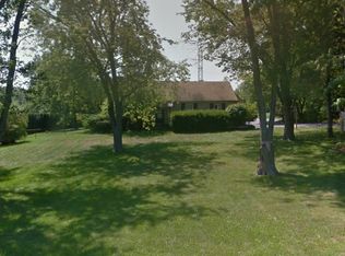 1711 Macarthur Dr, Waukegan, IL 60087