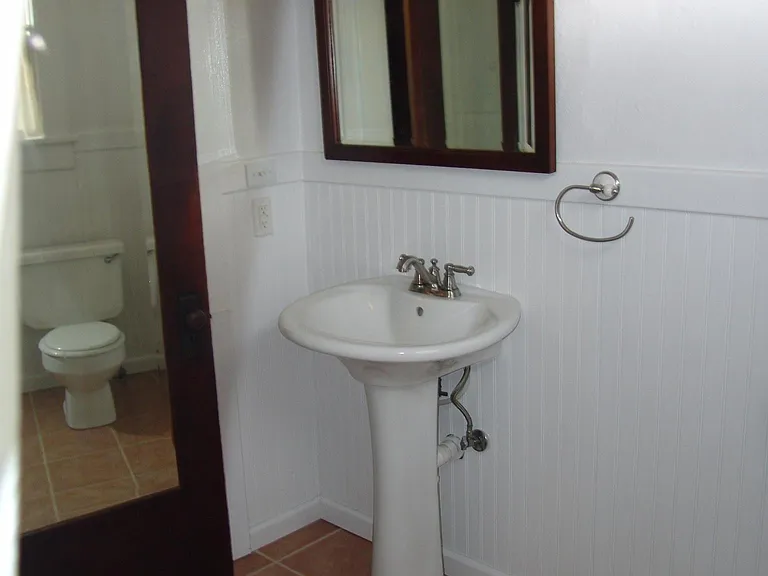1342 Cedar St — Photo 6