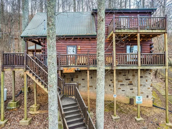 1910 Orchard Dr, Sevierville, TN 37876