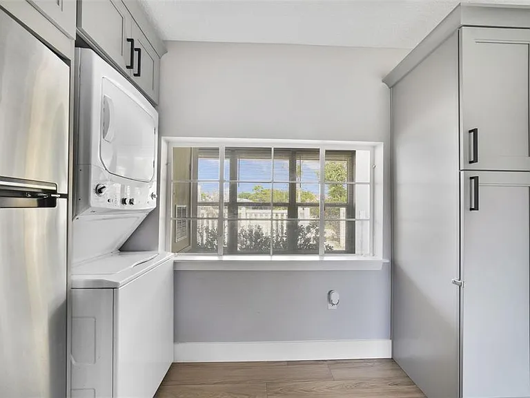 4521 Edgewater Dr #1 — Photo 15