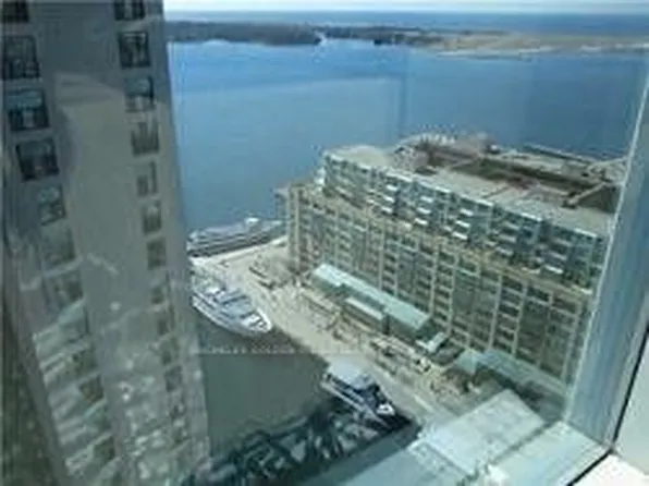 77 Harbour Sq, Toronto, ON