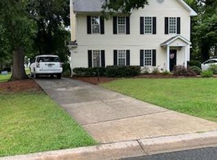 825 Selwyn Place Rd APT A, Charlotte, NC 28209