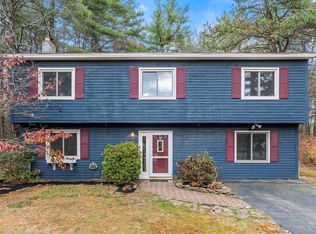 8 Iroquois Circle, Londonderry, NH 03053