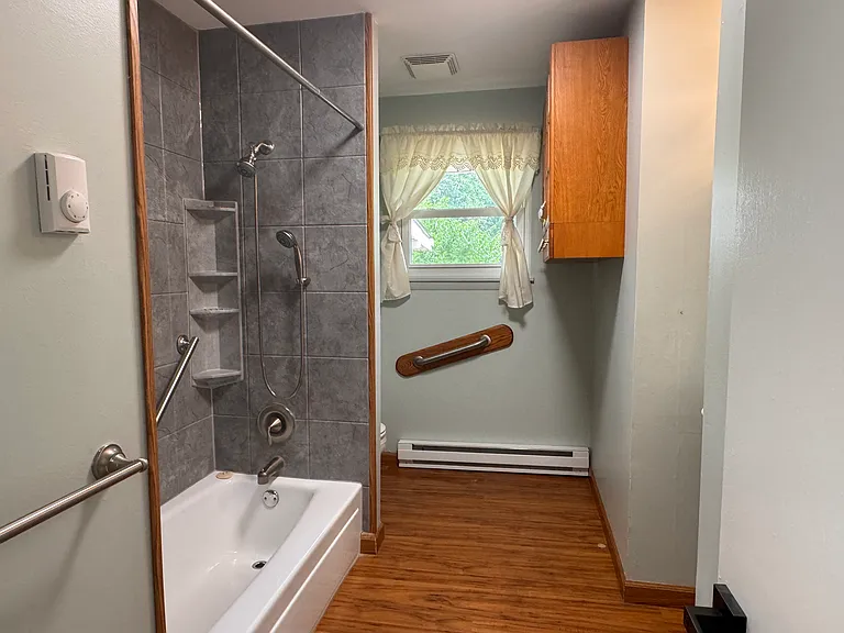 443 Bath Ave — Photo 20