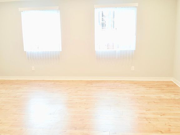 3rd image of 4463 Rosewood Ave