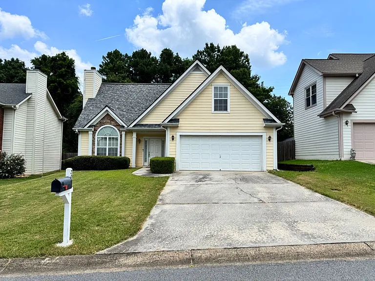 2025 Baramore Oaks Dr — Photo 2