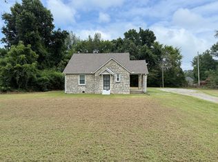 1761 Woodlawn Rd, Woodlawn, TN 37191