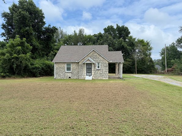 1761 Woodlawn Rd