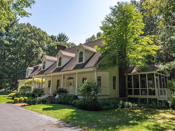 2nd image of 2 Rolling Brook Dr