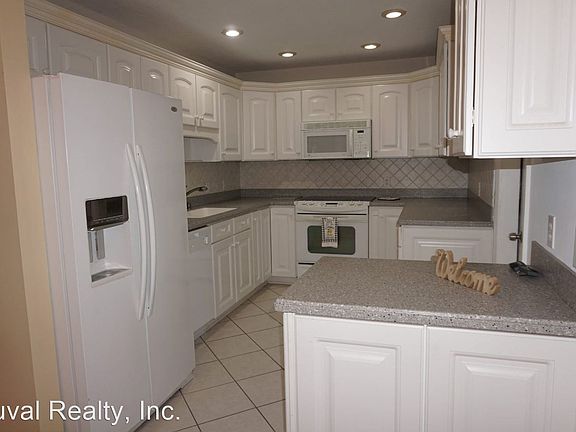4th image of 8649 Deermoss Way W