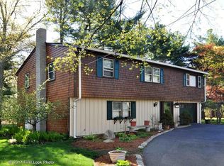 11 Hollister Rd, Swansea, MA 02777
