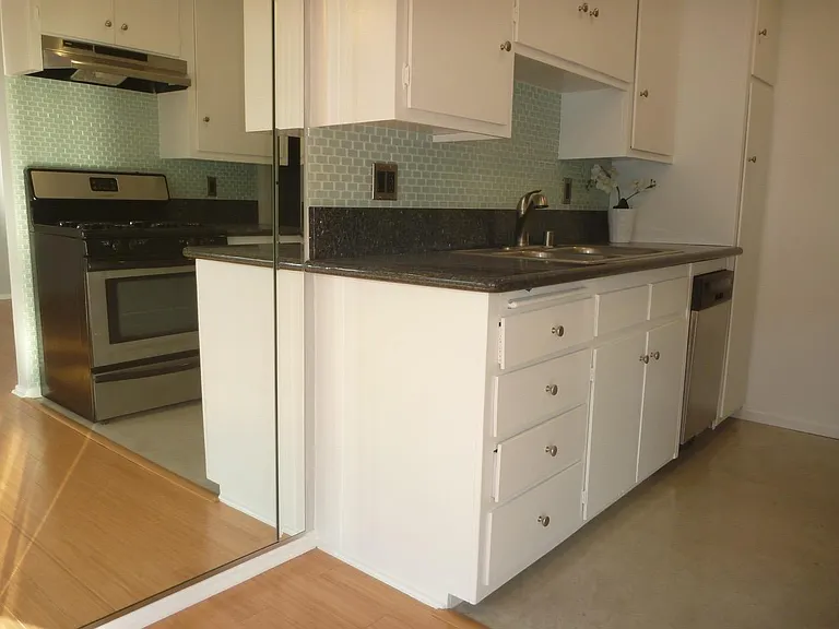 1527 Princeton St #5 — Photo 10