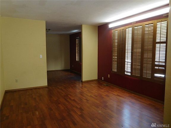 3rd image of 18918 2nd Ave E