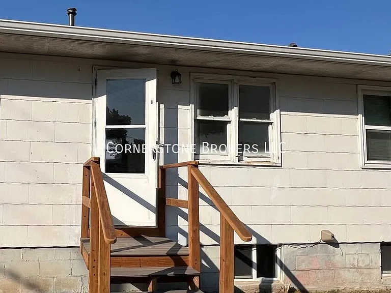 351 E 2nd St #B — Photo 1
