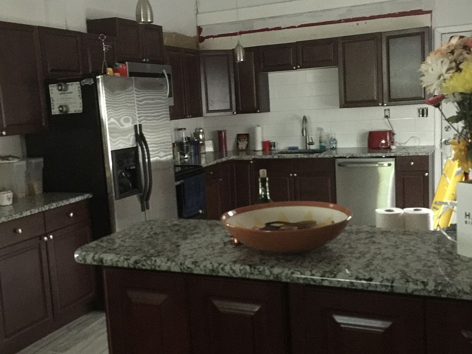2nd image of 25 E Stephen Dr