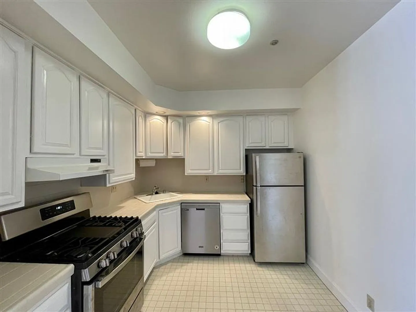 3100 Fulton Street (1025r) — Photo 2