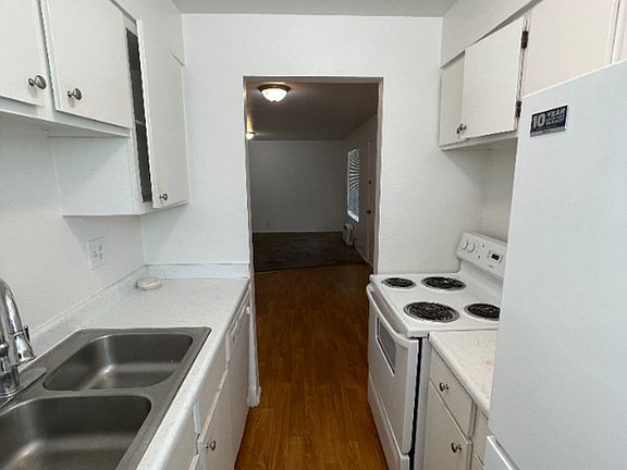 4th image of 2707 S Adams St #6