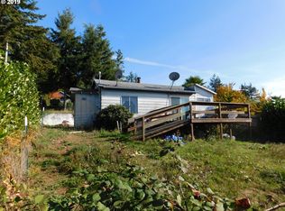 865 E 10th Pl, Coquille, OR