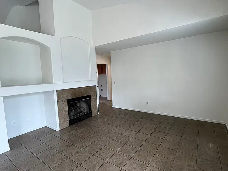 1022 Bess Pl — Photo 7