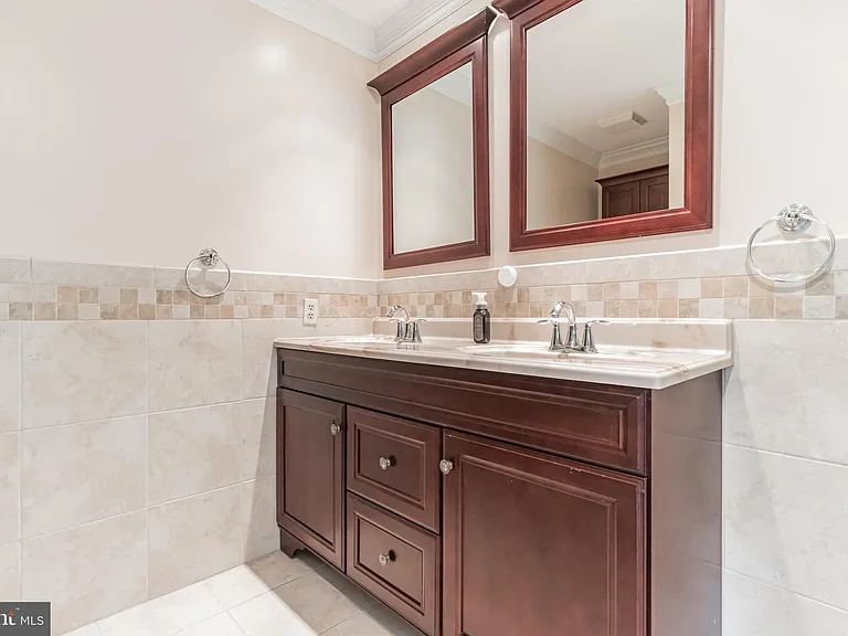 48 Stonehurst Ct — Photo 21