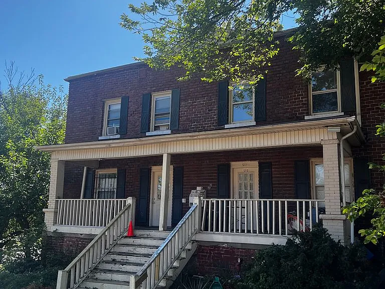 1211 Reynolds Ave — Photo 1