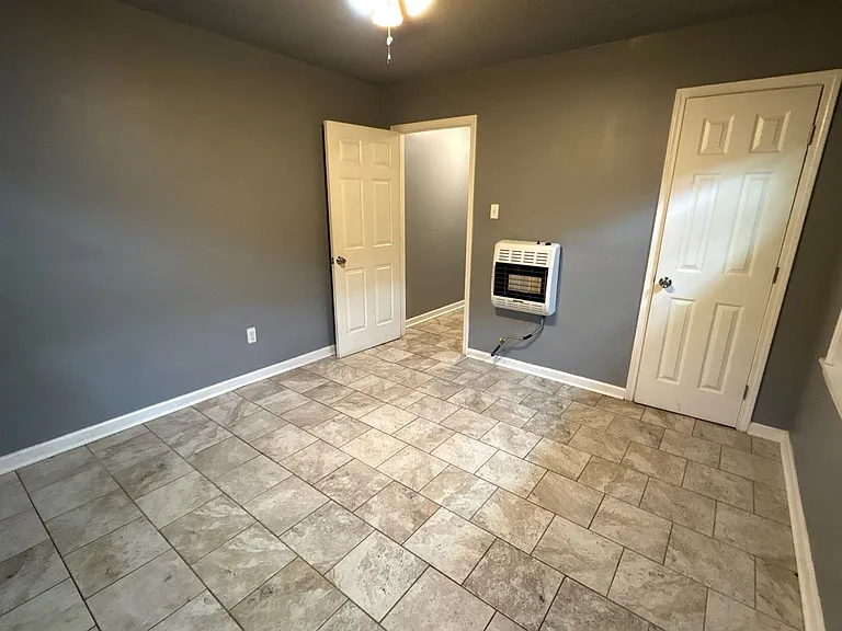1408 Effie Rd — Photo 12