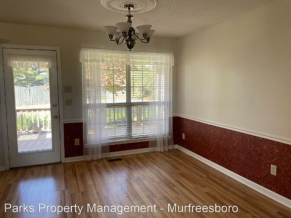 3rd image of 3231 Meadowhill Dr