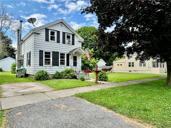 57 Varick St, Oswego, NY 13126