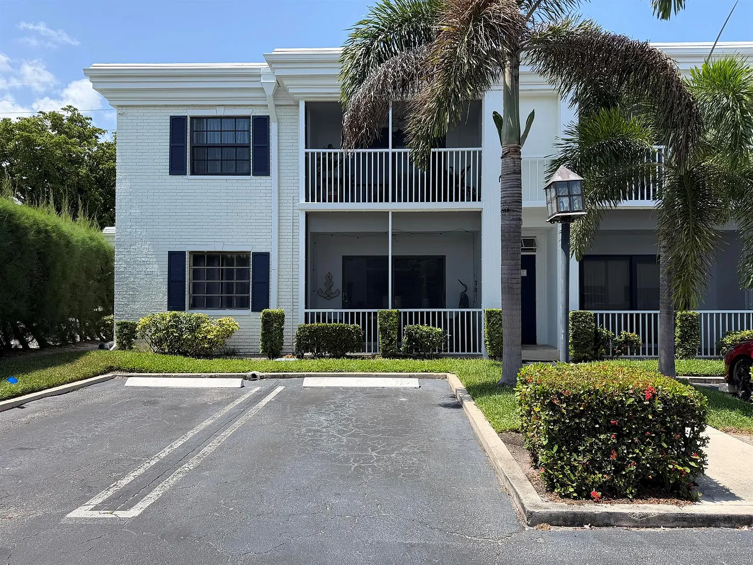1 bed, 1.5 bath, 694 sqft, $1,900 — Photo 3