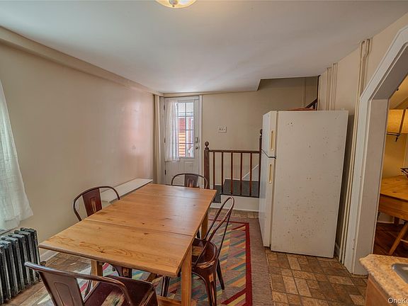 5th image of 11 Kemble Avenue