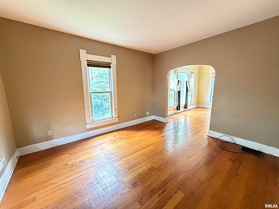 3rd image of 696 Arnold St
