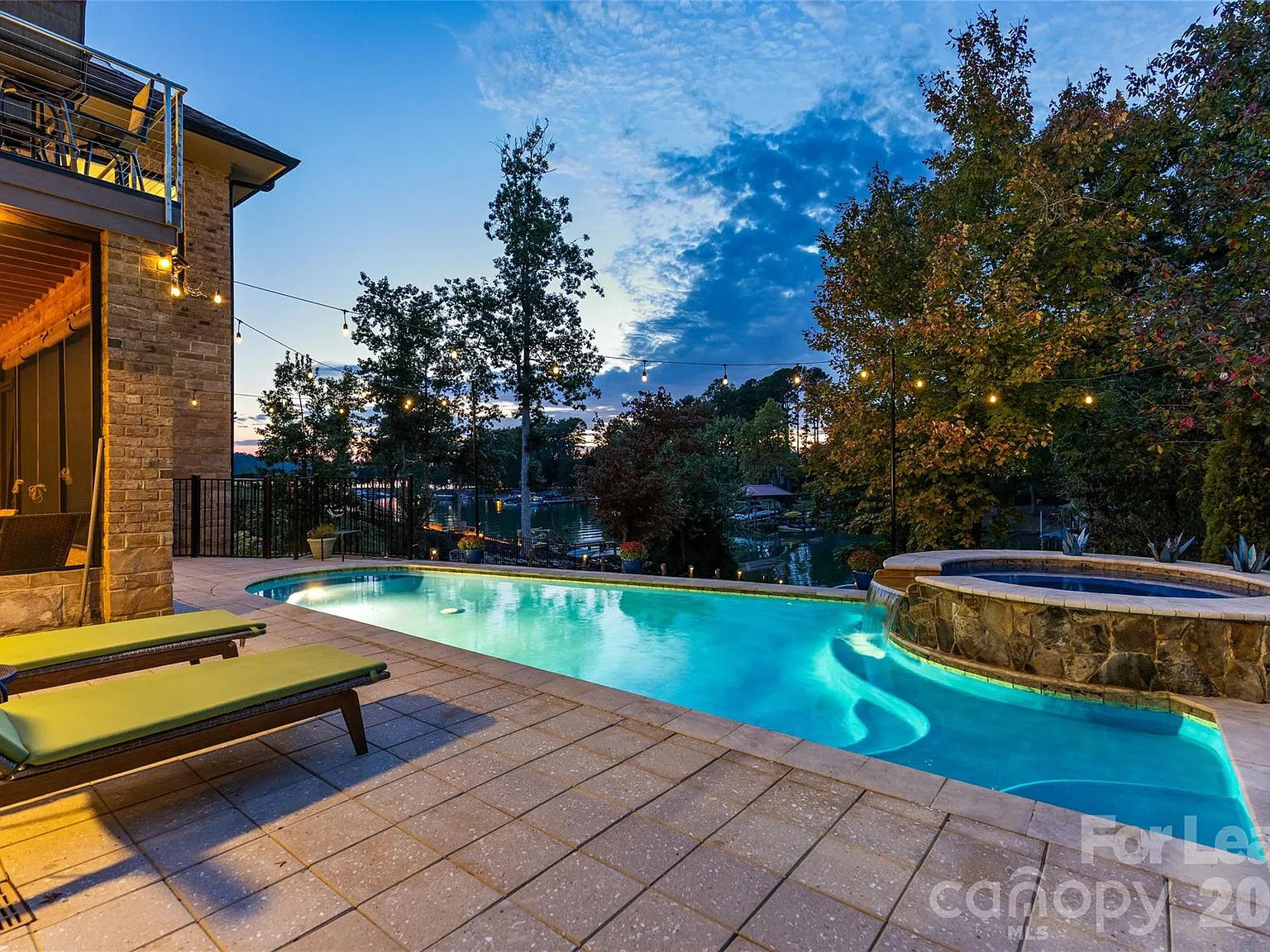 5 bed, 4.5 bath, 4704 sqft, $8,000 — Photo 4