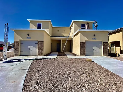 715 Hc Gilbert Minjares Dr #B-A&B Photo 1