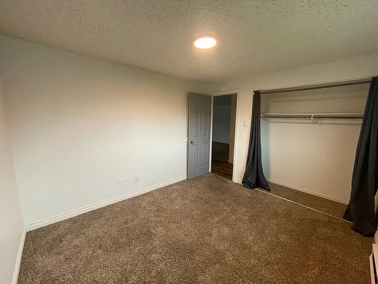 Dry Creek Apartments — Photo 7
