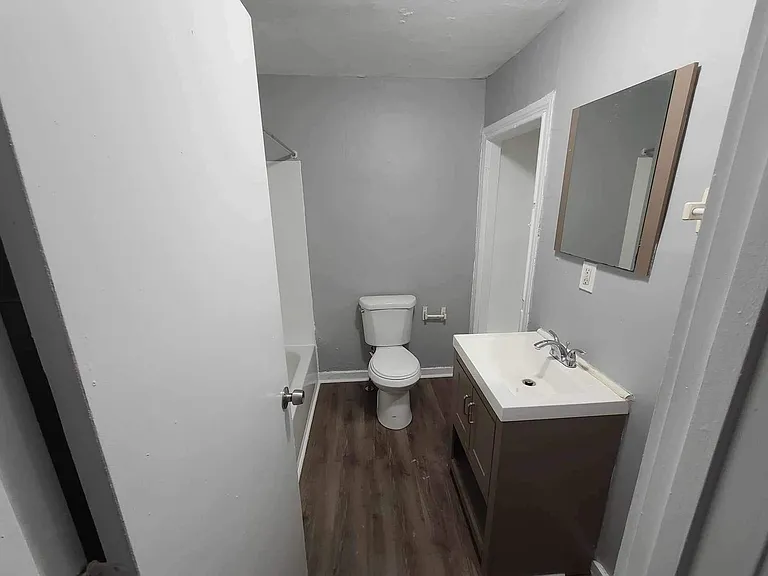 1350 Carroll St — Photo 9