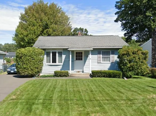 41 Oakwood Dr, Albany, NY 12205