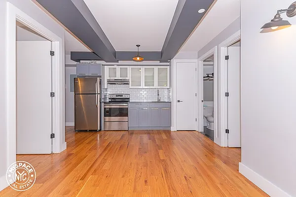 Rented by MySpaceNYC | media 38