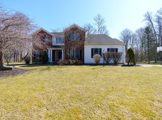 17 Duncan Phyfe Ln, Slingerlands, NY 12159